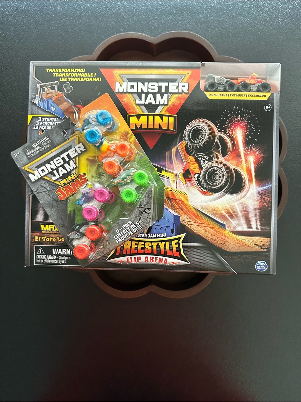 Monster Jam Mini Freestyle Flip Arena With 5 Pack Mini Jams Bundle